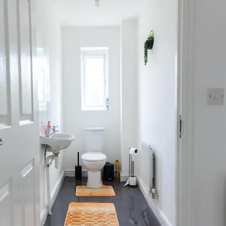 Barking Leisure And Contractor Stays Londres Extérieur photo