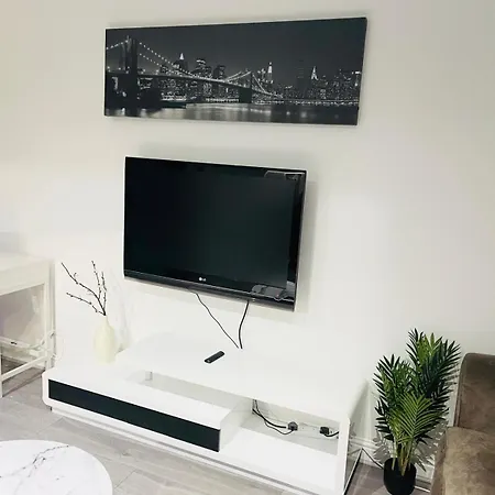 Barking Leisure And Contractor Stays Londres Extérieur photo