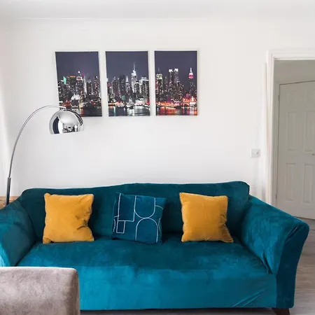 Barking Leisure And Contractor Stays Londres Extérieur photo