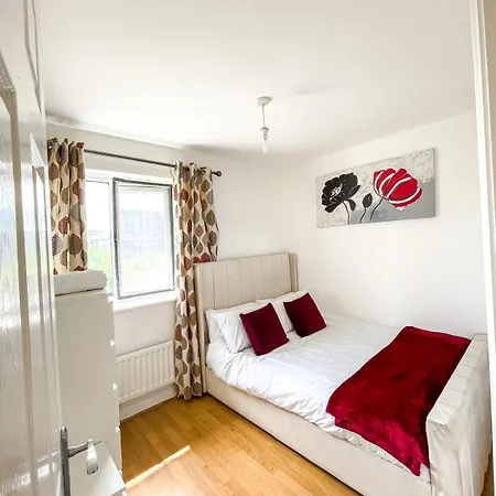 Barking Leisure And Contractor Stays Londres Extérieur photo
